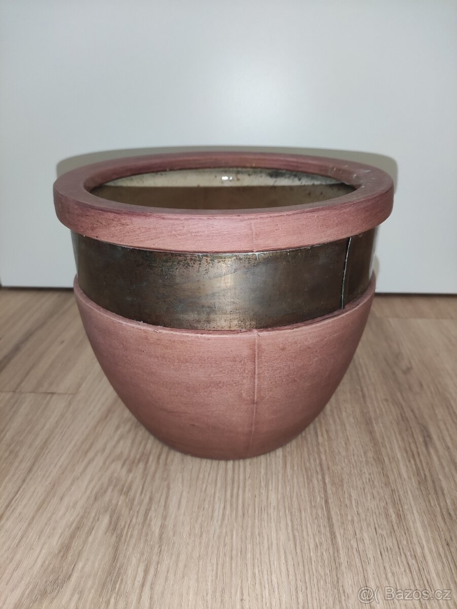 STARŠÍ KVĚTINÁČ, průměr 21 cm