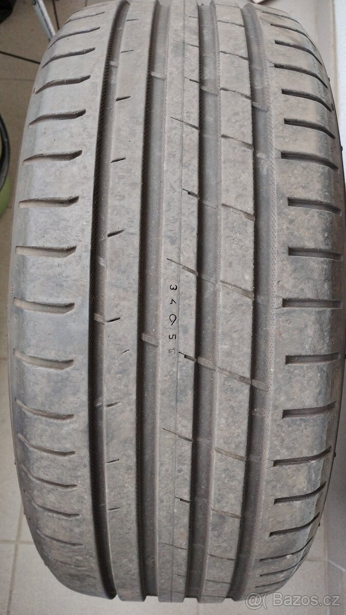 Letní pneu Nokian Powerproof 215/50 R17 95W XL