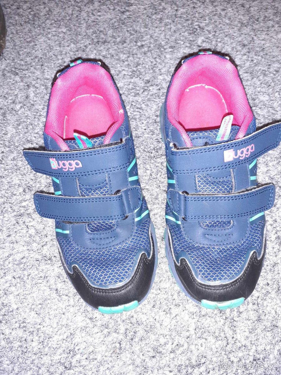 Sportovní boty Bugga