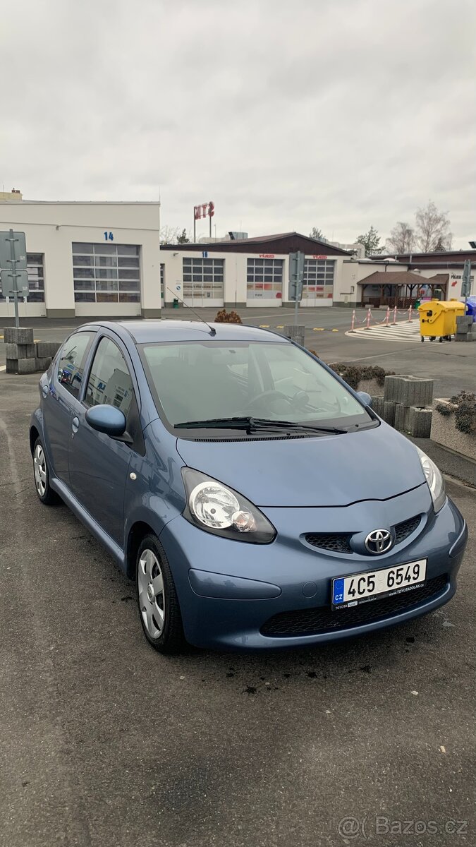 Toyota Aygo 1.0 50kW, rok 2009, klima, původ ČR