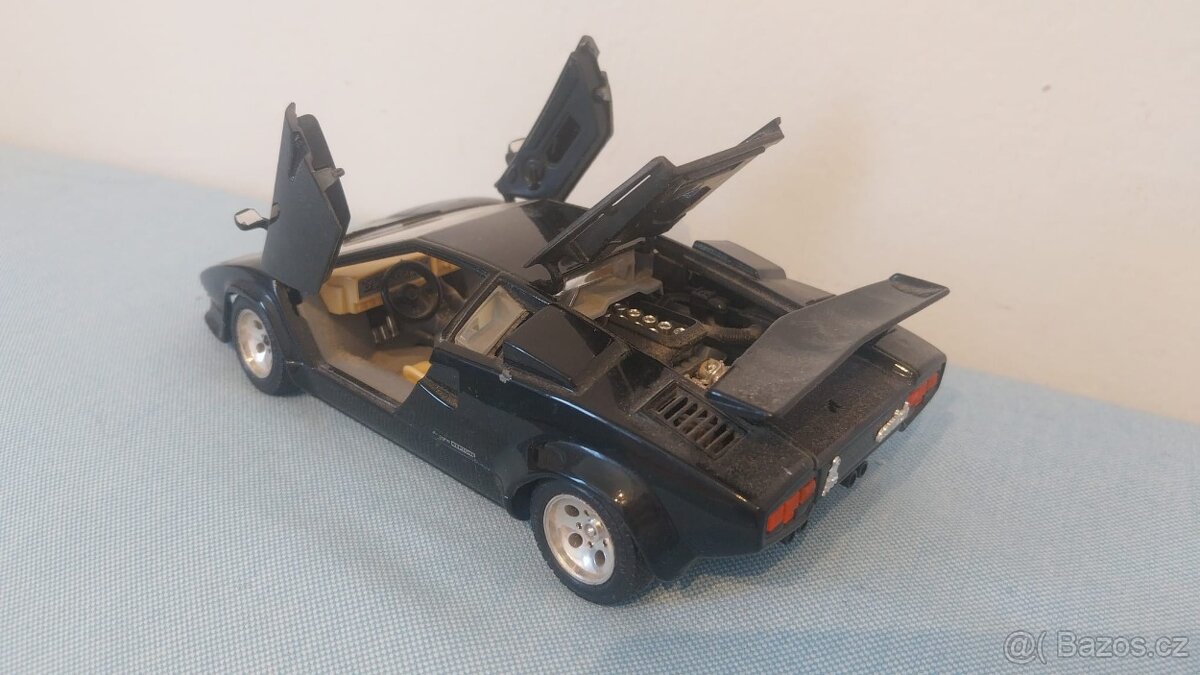 Burago Lamborghini Countach (přes 30 let starý modýlek)