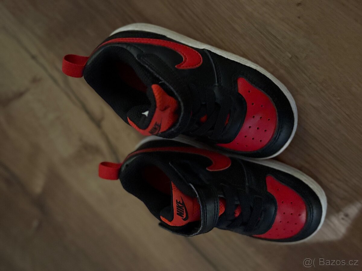 👟 Nike dětské tenisky černo-červené (vel. 23,5 / UK 6,5C)