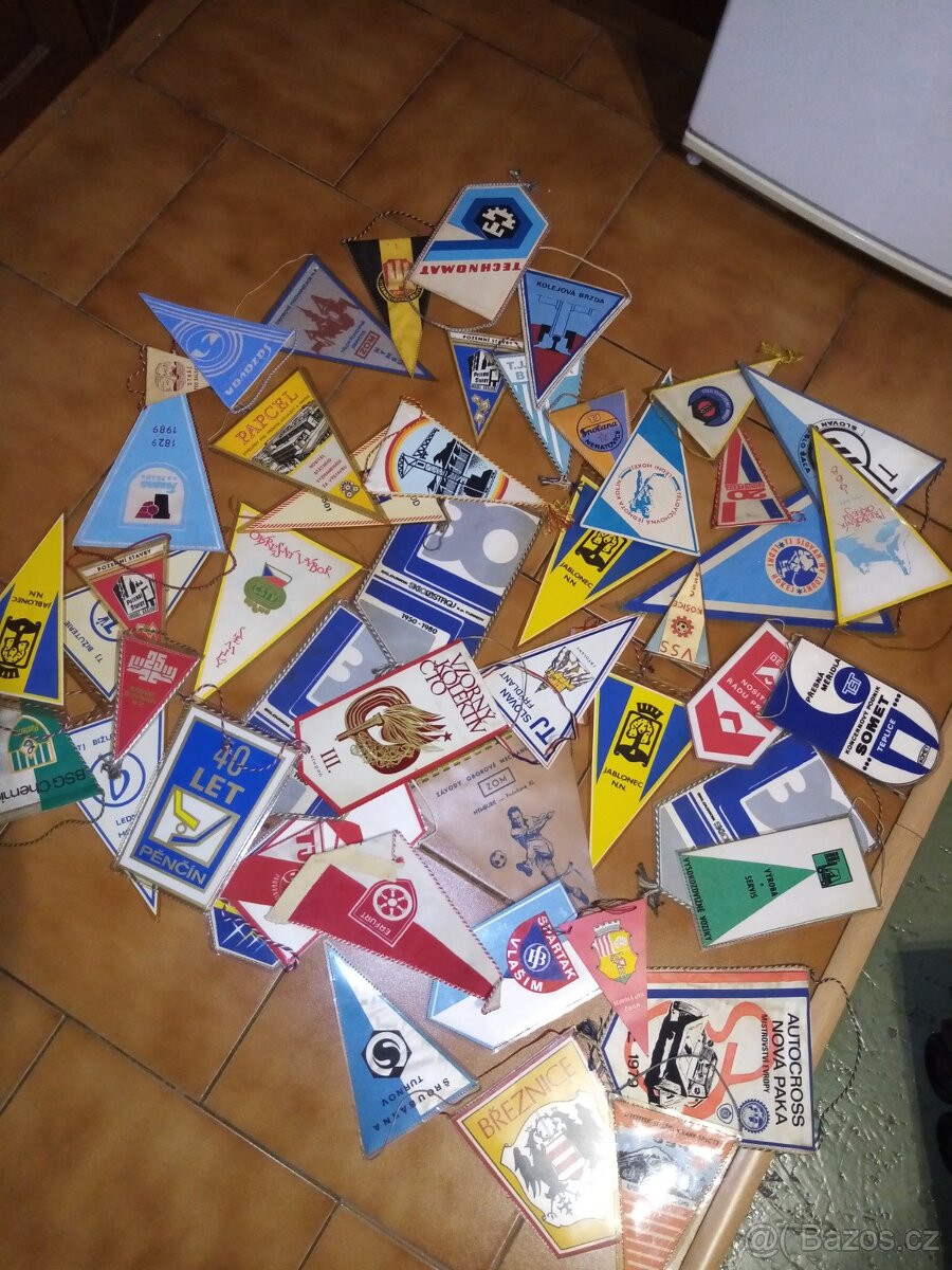 Vlaječky socialistické konvolut po sběrateli