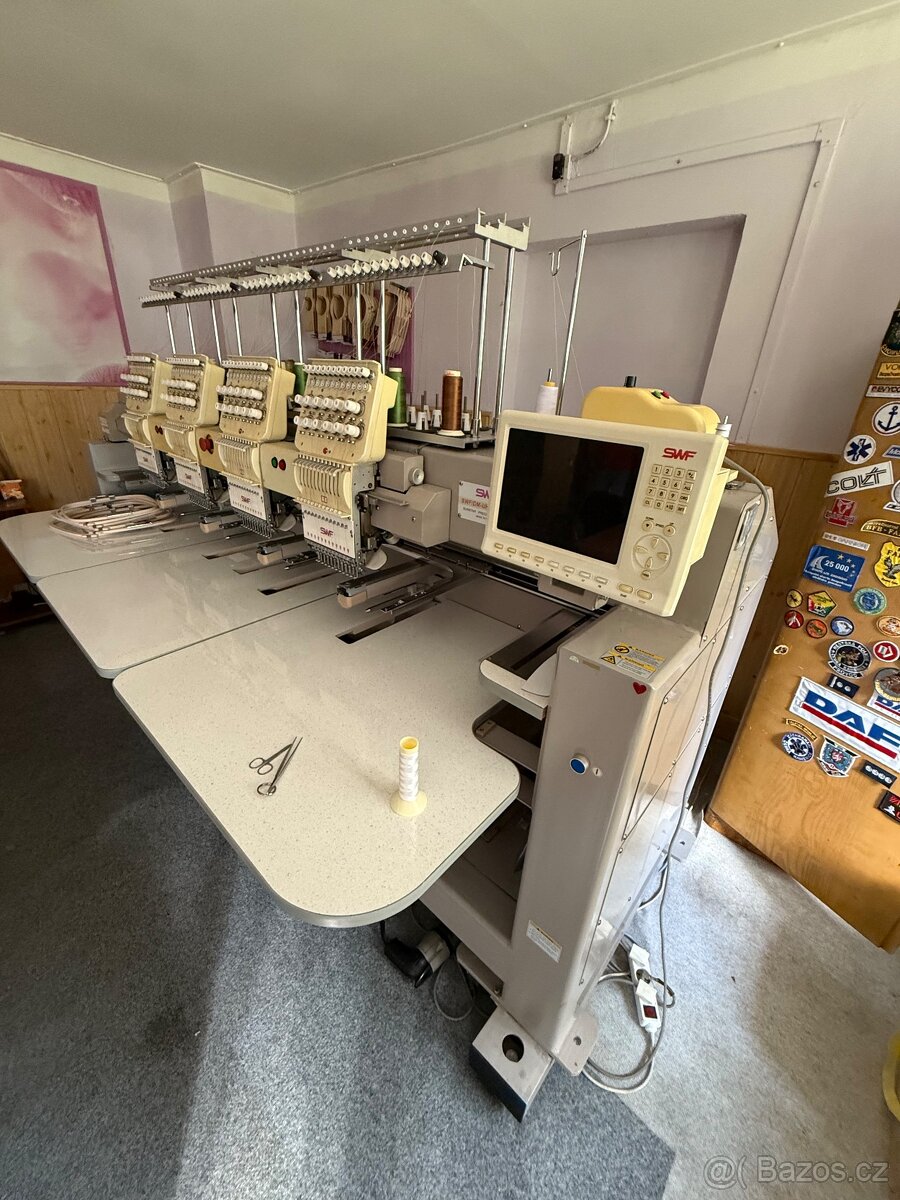 Průmyslový vyšívací stroj