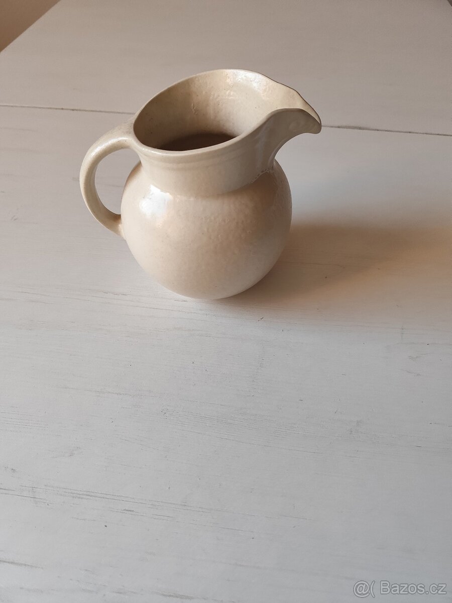 Keramický džbánek