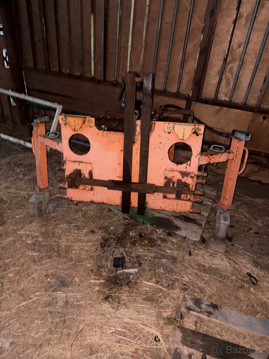 Nádrž na olej do 3 bodu z mulčovače příkopového