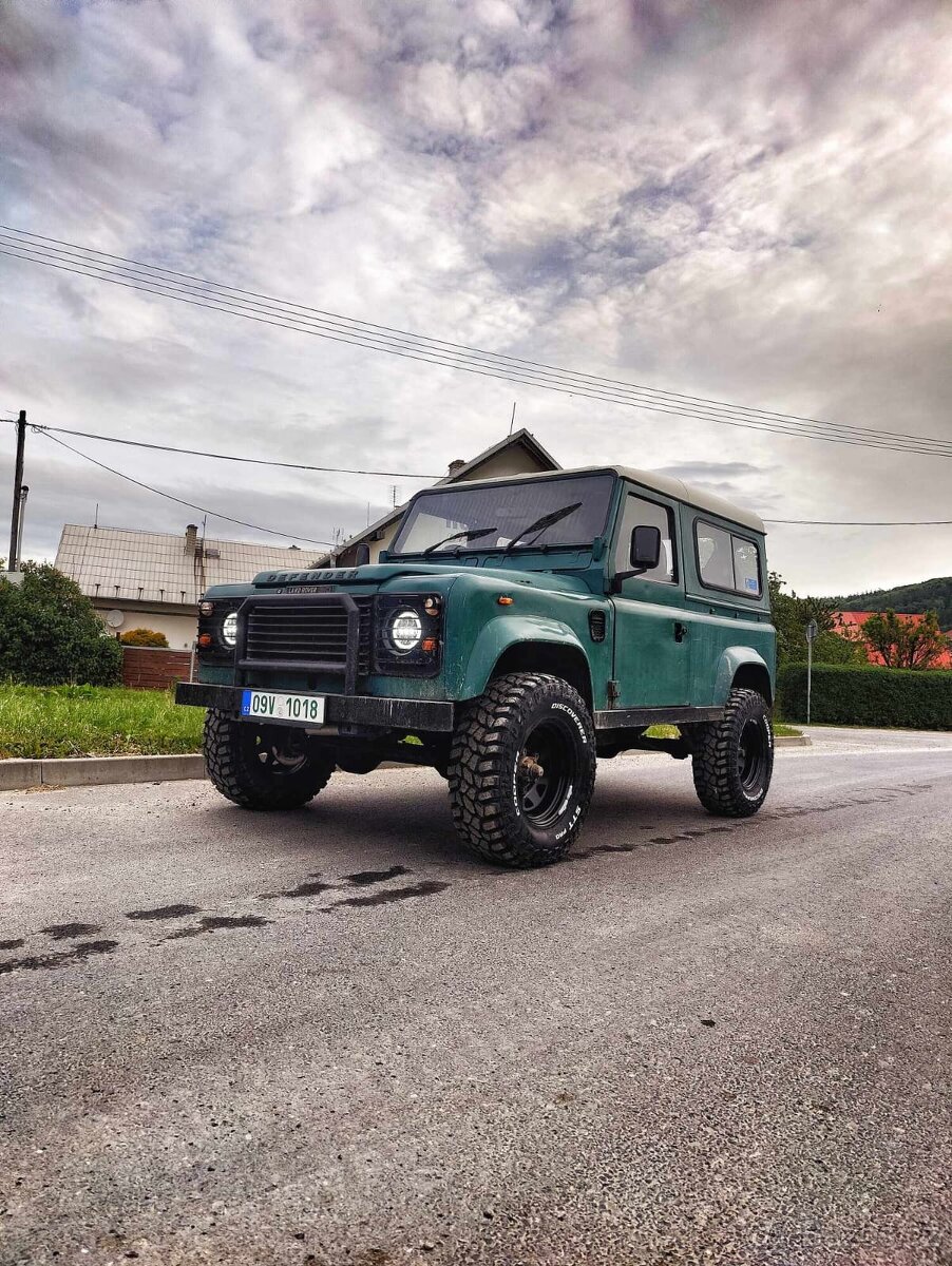 Defender 90 2.5TD veteránské SPZ