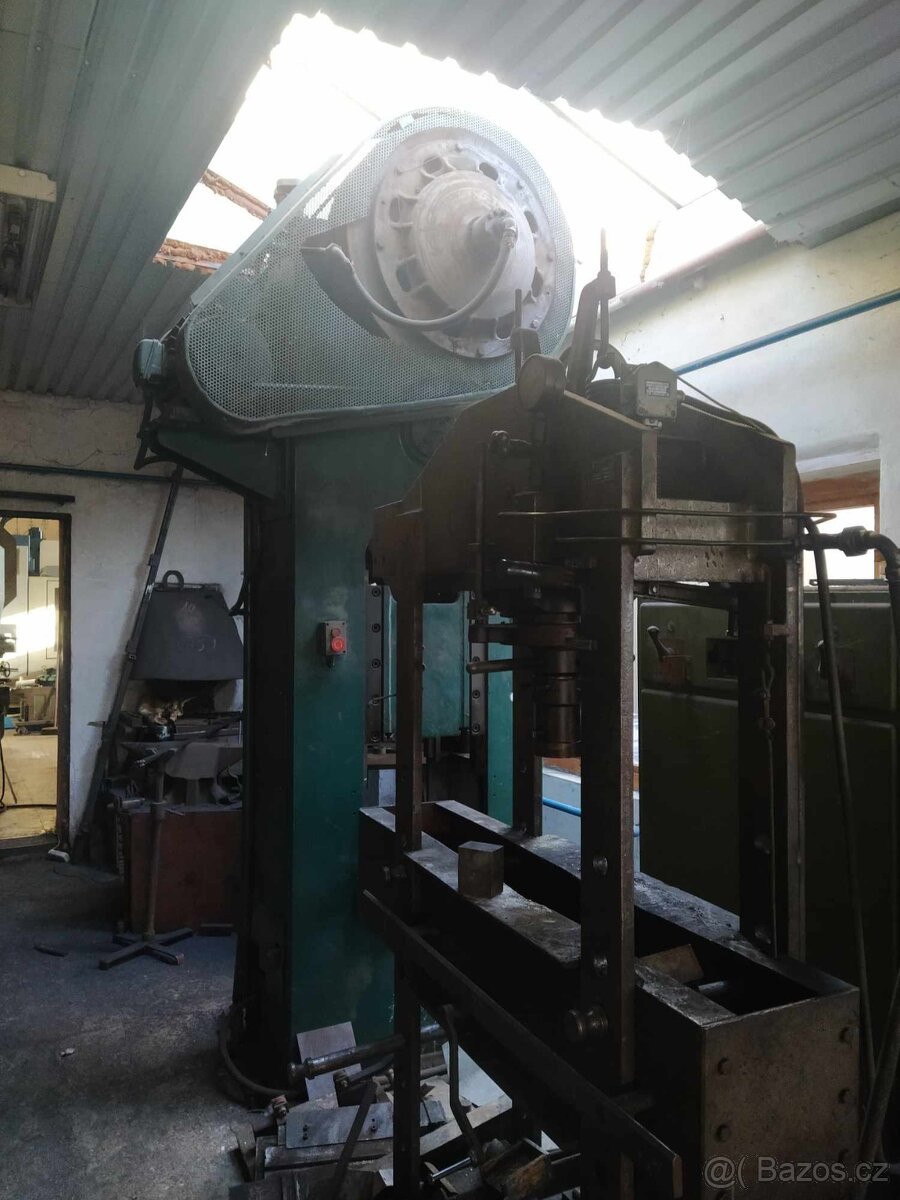 kovací lis LU63/500