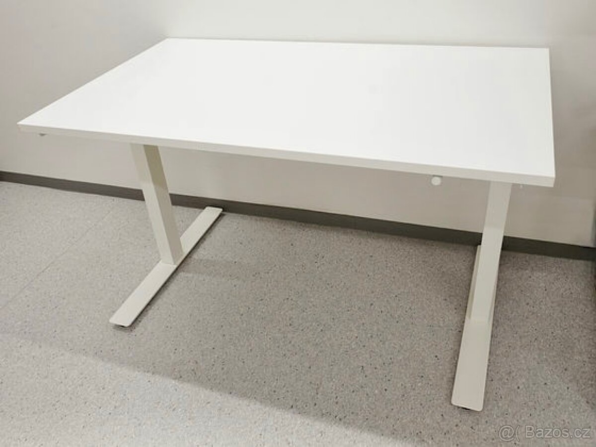 polohovací stůl Ikea Trotten