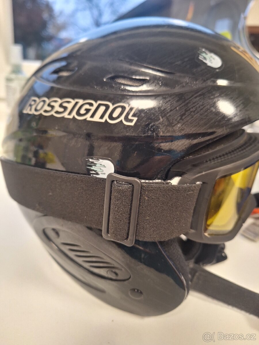 Lyžařská helma 58cm