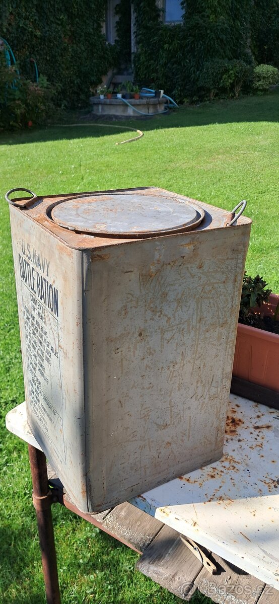 Vojenský potravinový box