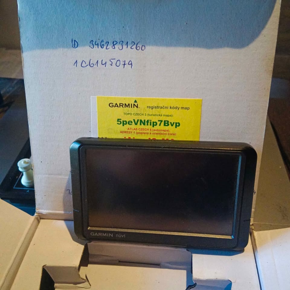 Prodám lyžáky Rossignol Comfort a s helmou