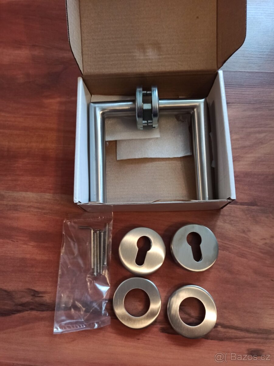 Prodám nerezové dveřní kování