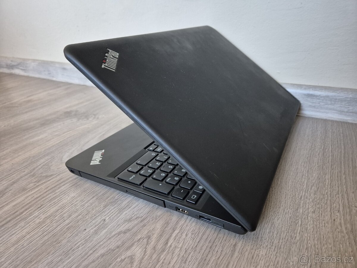 ▼LENOVO ThinkPad E560 - 15,6" / i5-6200U / 8GB / SSD / ZÁR▼