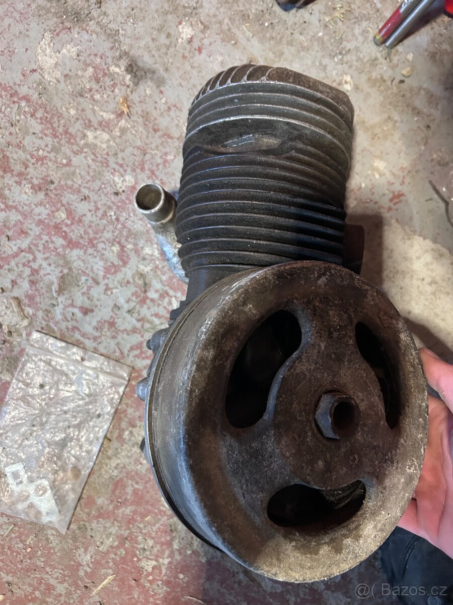 Motor Čz 175 special predvalecna