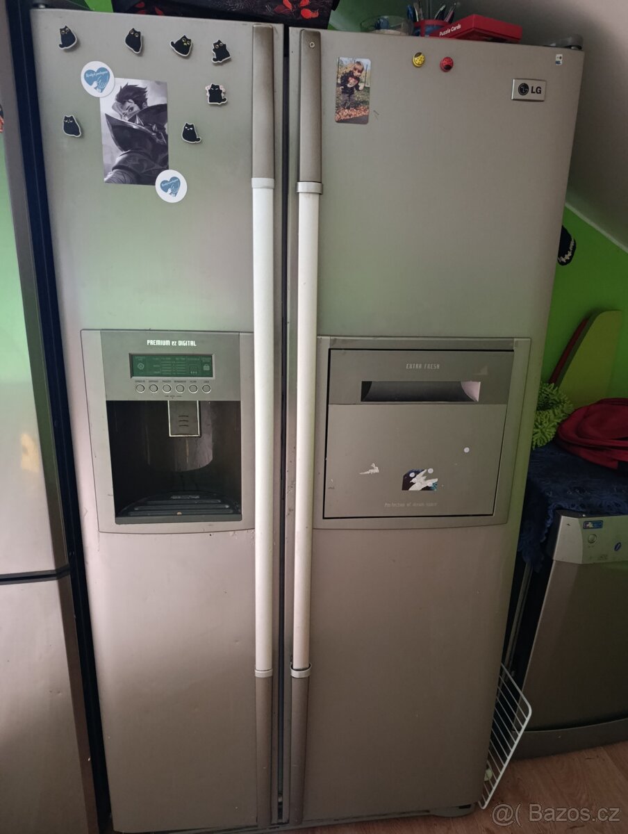 Prodám lednici LG side-by-side – plně funkční