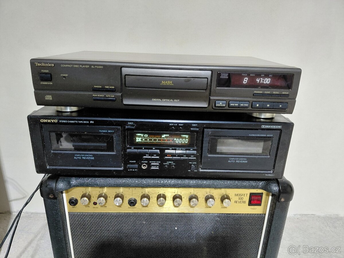 CD prehravač Technics a Tape deck Onkyo