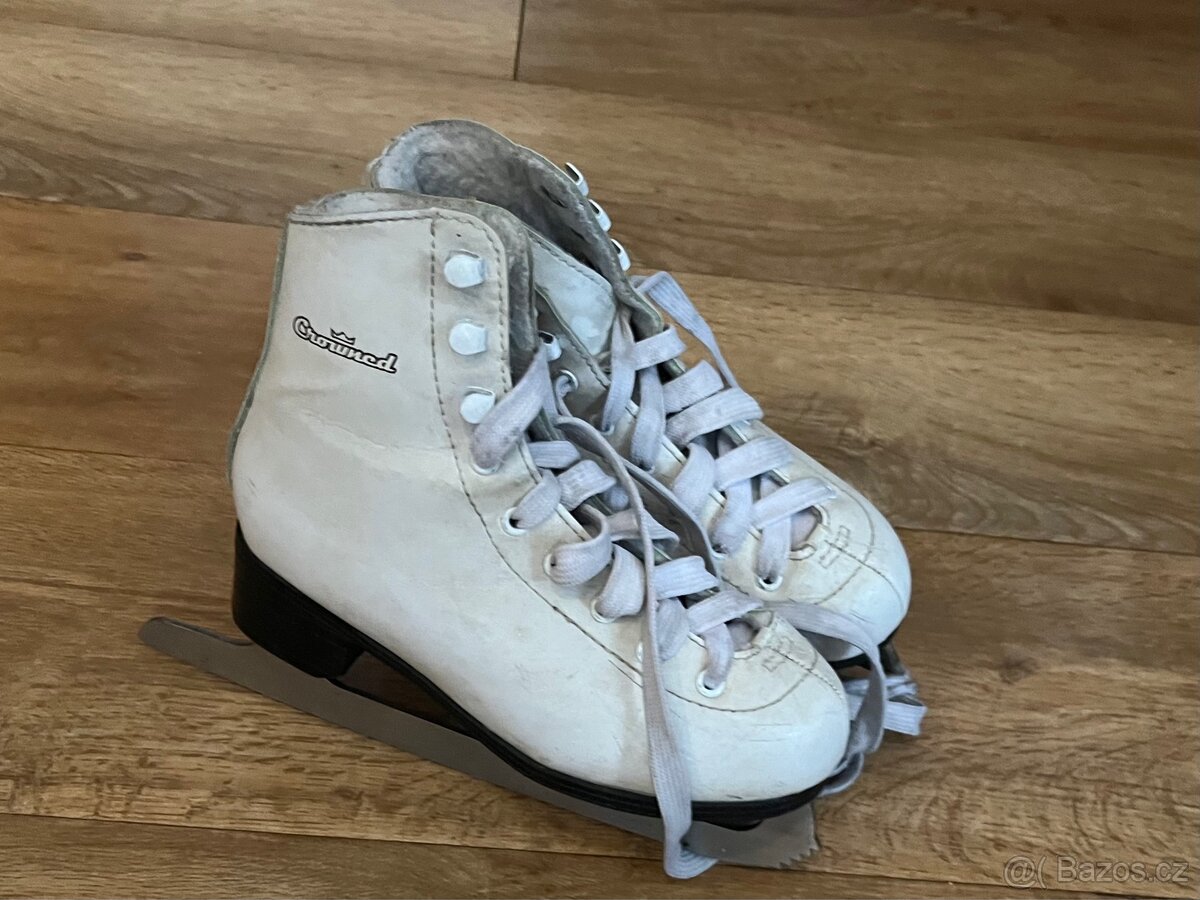 Brusle dívčí velikost 32