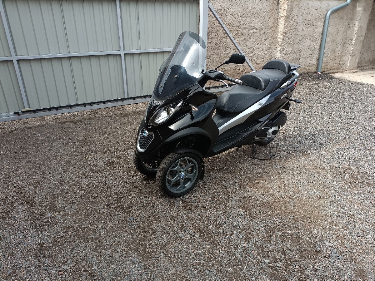 Piaggio MP3 300  2016 CZ doklady v ceně Kufr v ceně