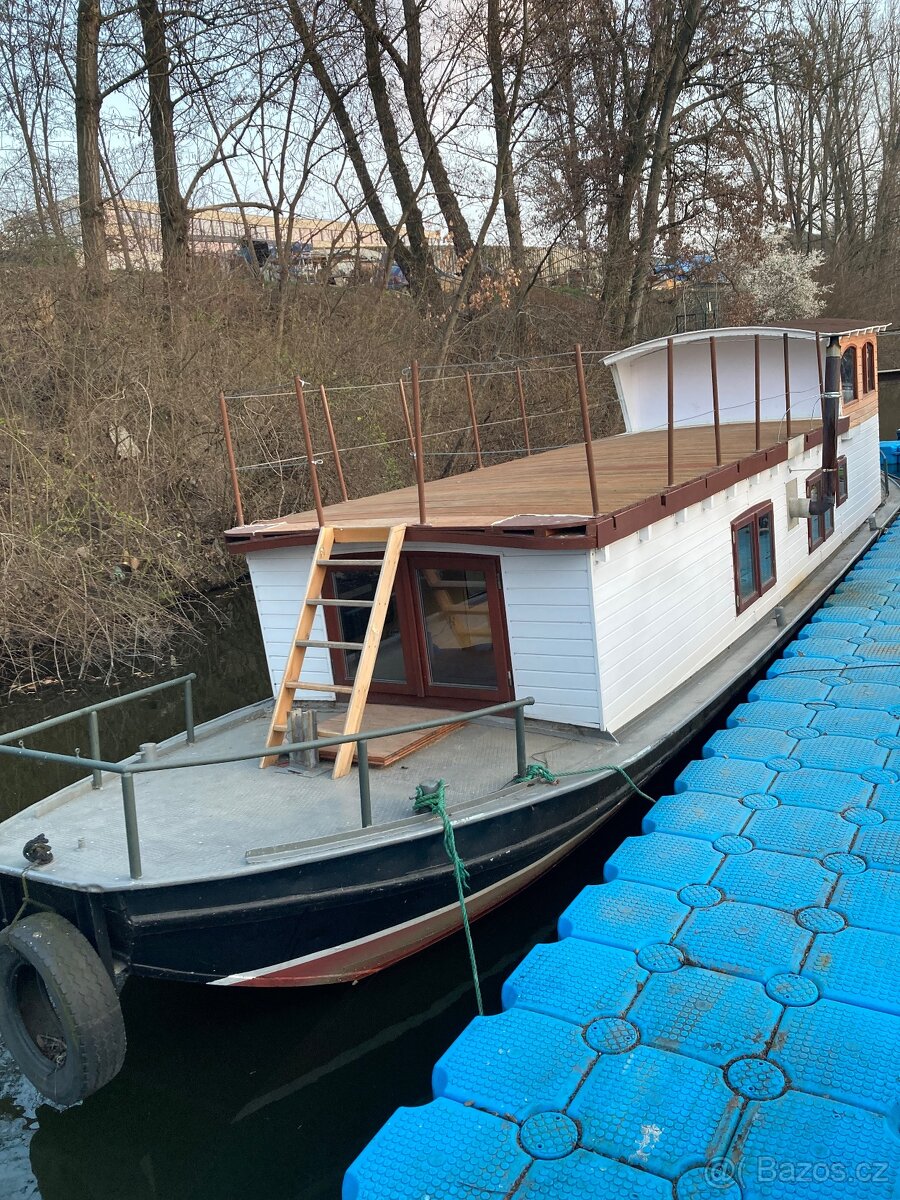 Prodam Dům na vodě ( hauseboat)hausbot