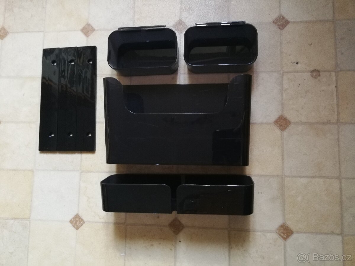 Plastový organizér / košíky na lištu na zeď