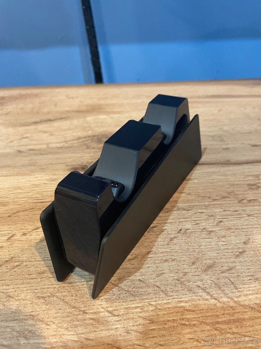PS5 Nabijecí stanice na ovladače CUSTOM černá