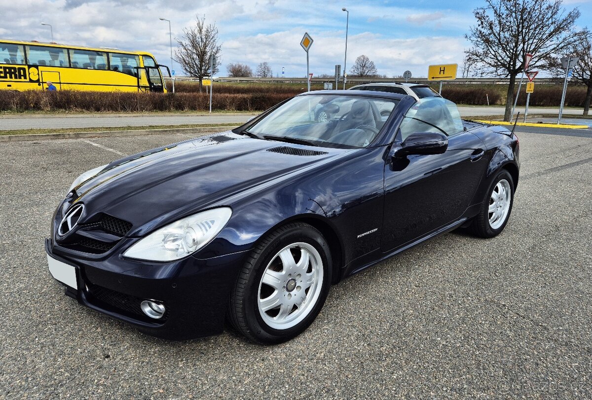 MB SLK 200K 135KW ⭐ XENON - VÝHŘEV -- OFUK KRKU - 2 SADY KOL