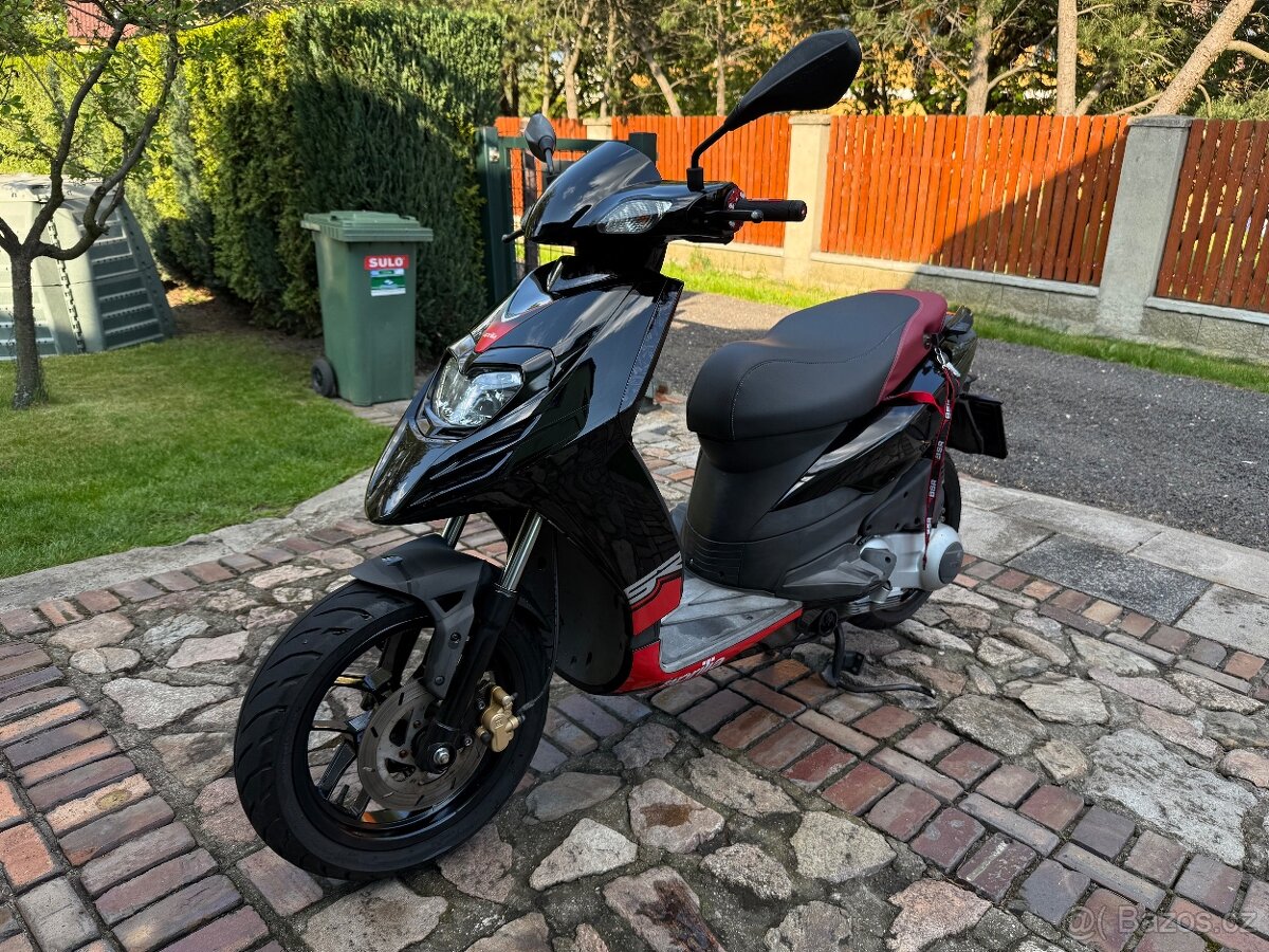 Aprilia sr125