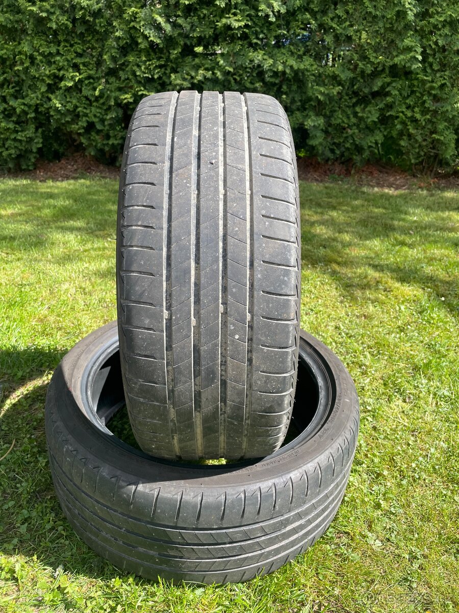 Letní pneu 225/40/18