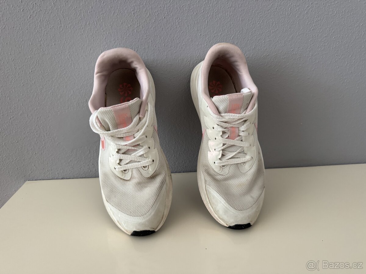 Nike sportovní obuv, vel. 35,5