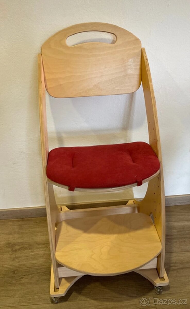 Rostoucí židle