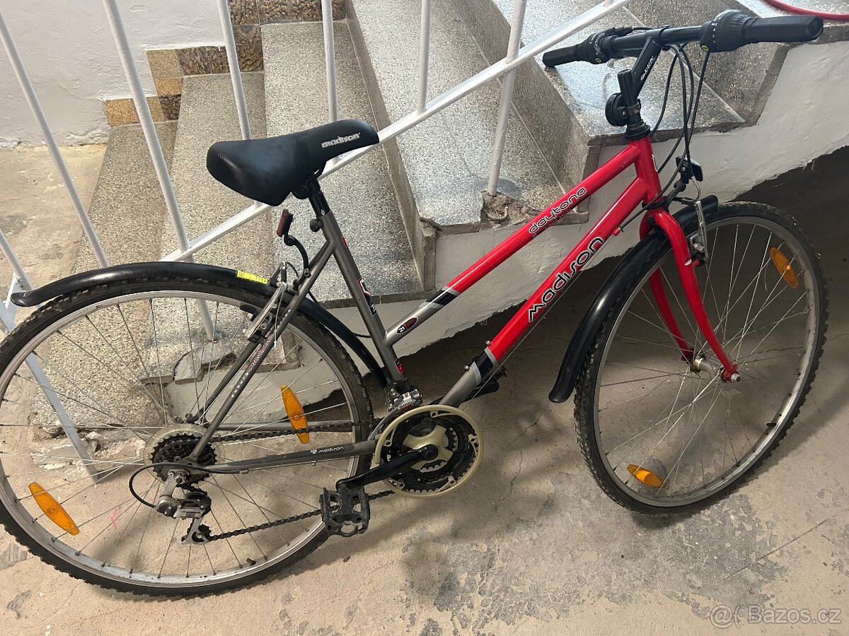 Staré dámské kolo Madison
