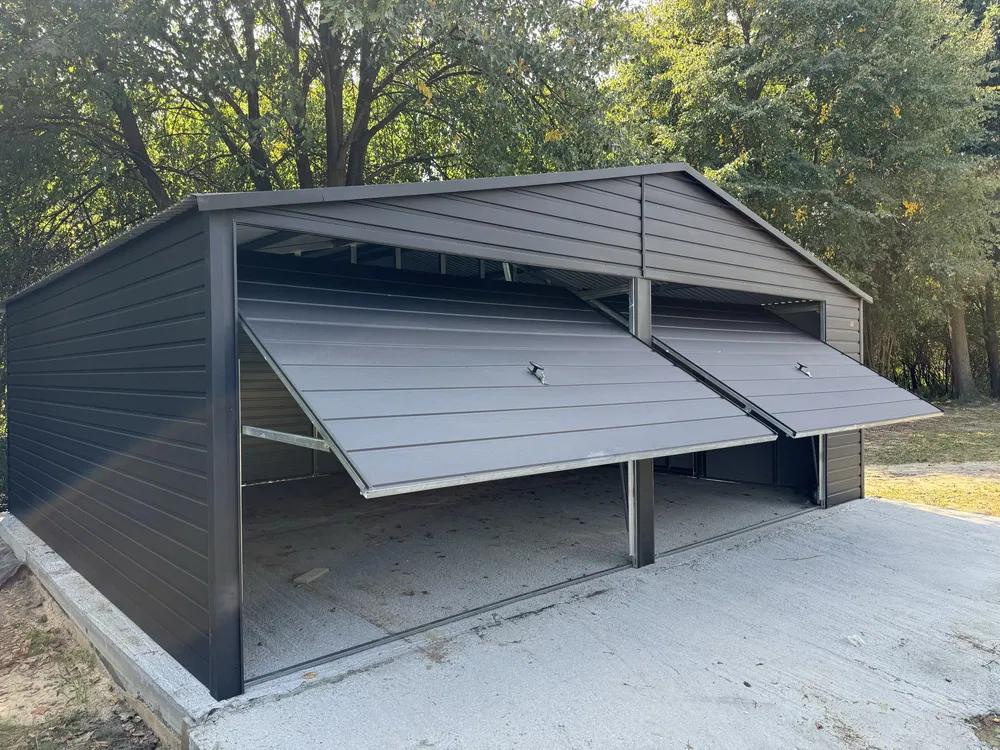 Moderní plechová antracitová garáž 7x6