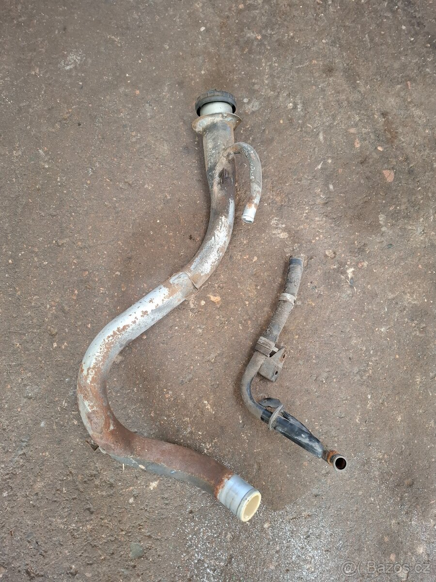 Nalévací hrdlo nádrže Subaru