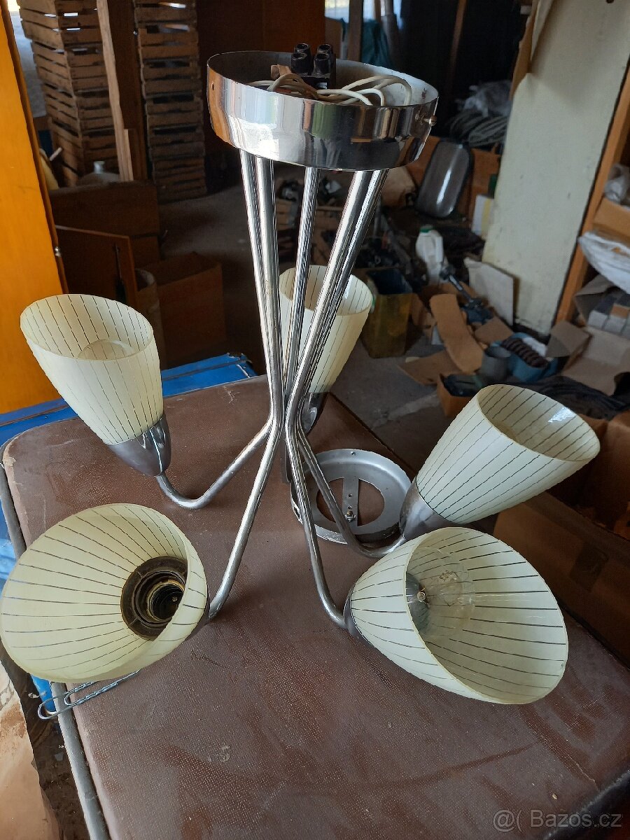 Retro lustr