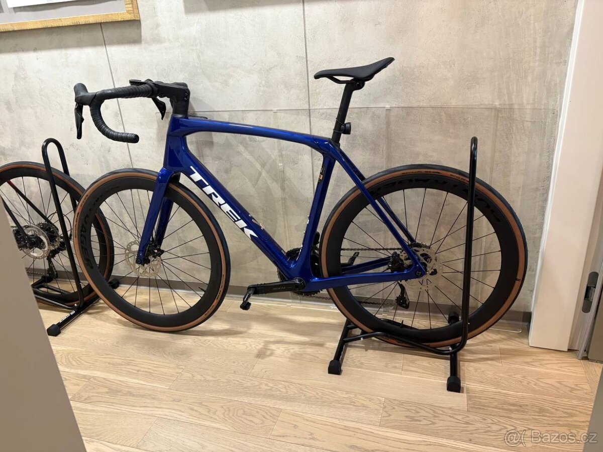 Trek Domane SL6 Gen4 58 (karbon rám a kola, 105di2, power)