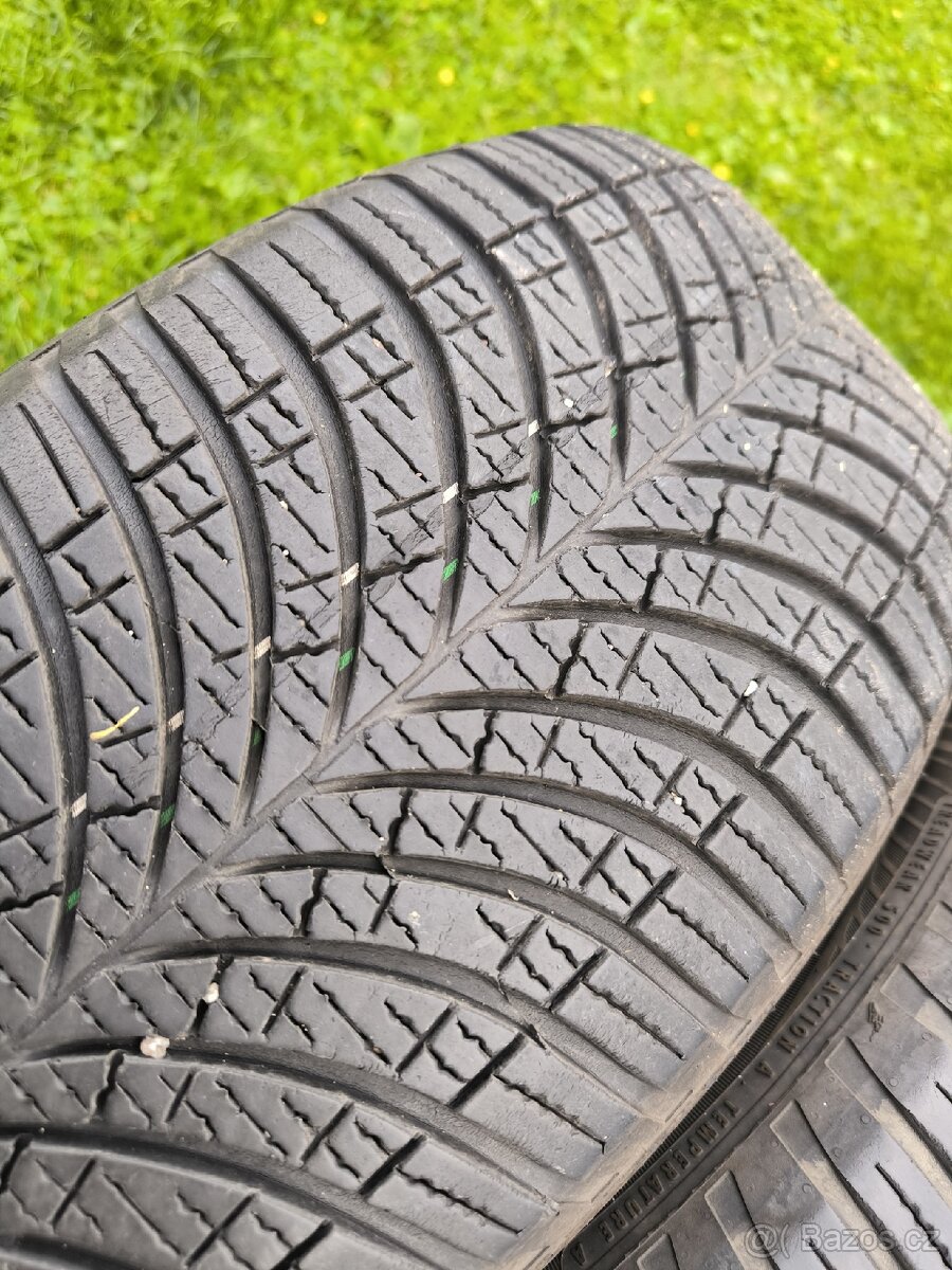 Goodyear 225/55/18