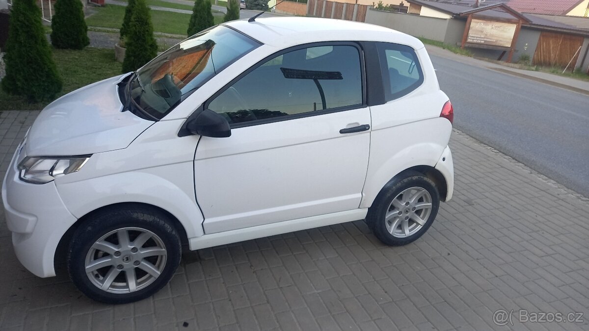 Prodám mini autíčko vedený jako motocikl