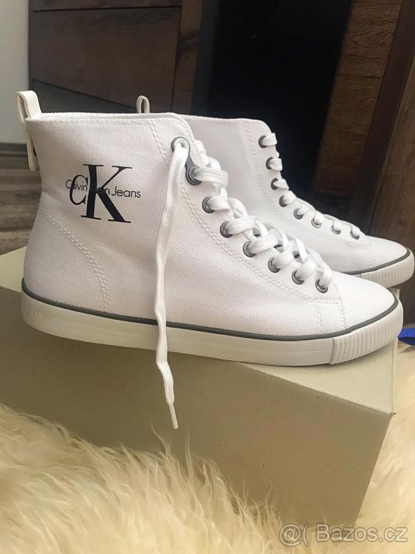 Sněhově bílé plátěné kotníkové tenisky Calvin Klein 39