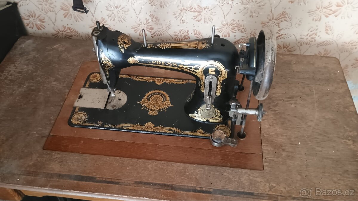 Starozitny sici stroj