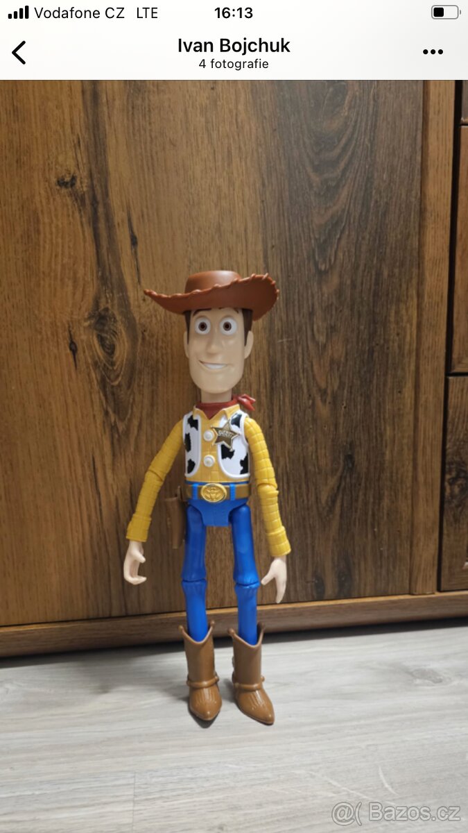 Woody,Buzzk tomu dárek králík
