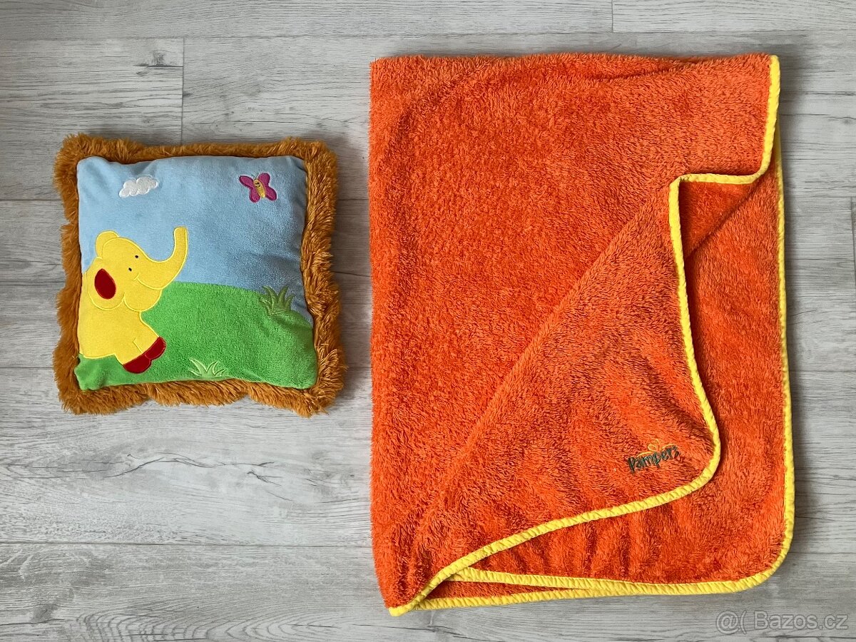 Cestovní plyšový set deka a polštářek