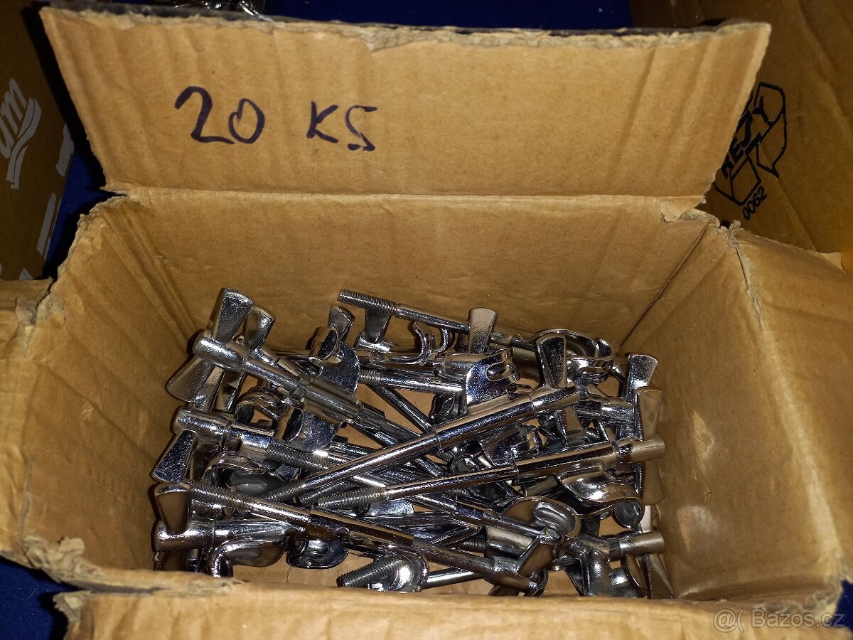 Amati typ 2 šrouby a háky na kopák 20 ks