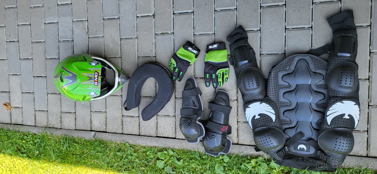 Prodám dětské oblečení na motorku