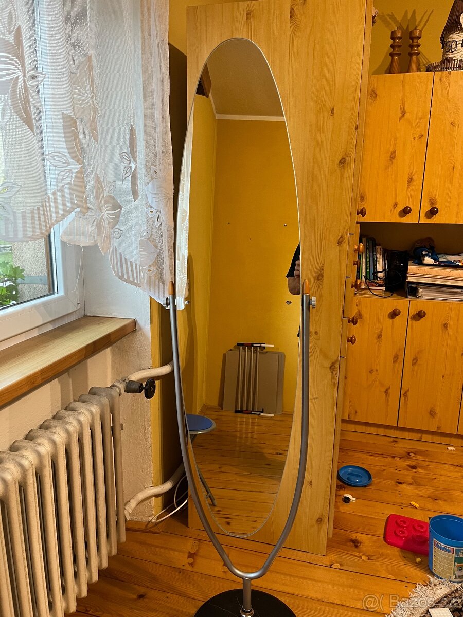 Zrcadlo výška 170cm polohovatelné .