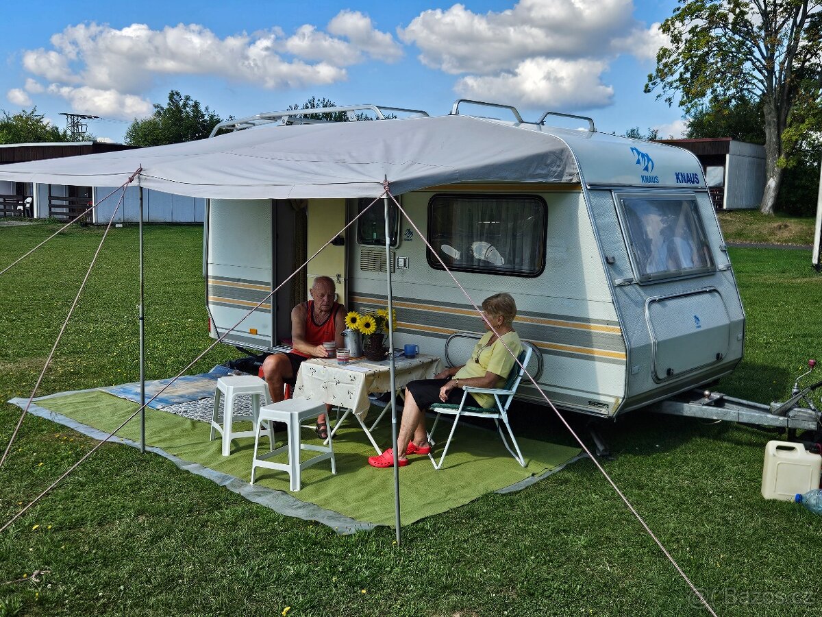 Karavan Knaus Südwind udržovaný,garážovaný,suchý....