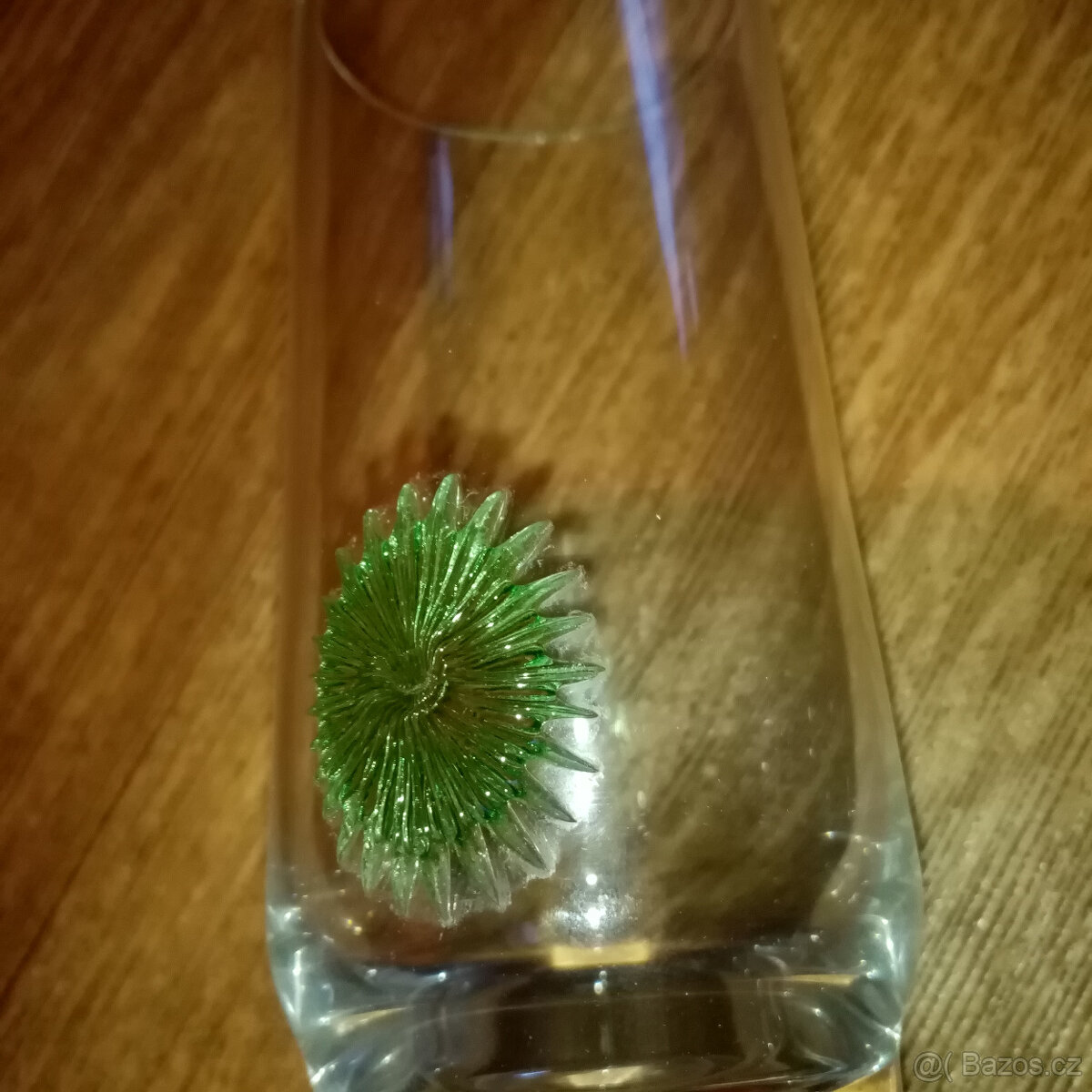 Prodám staré skleničky asi Moser a skleněnou fajfku, slona