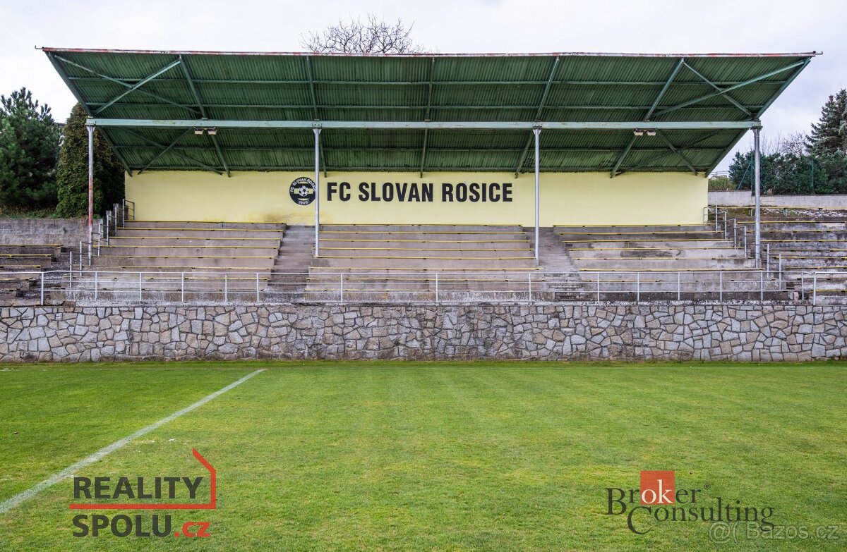 Prodej, komerční/ubytování, 2358 m2, Sportovní 372, 66501 Ro