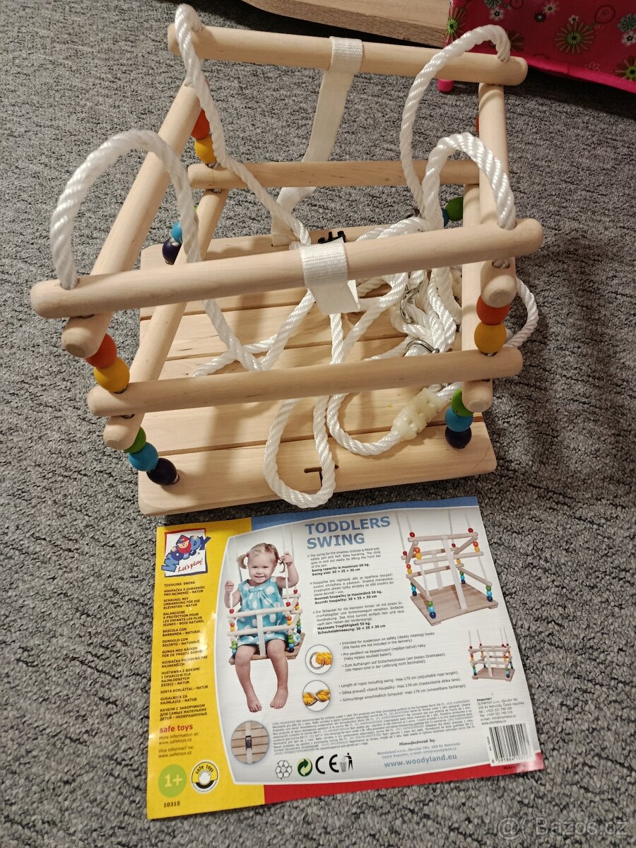 Dřevěná houpačka s ohrádkou NOVÁ