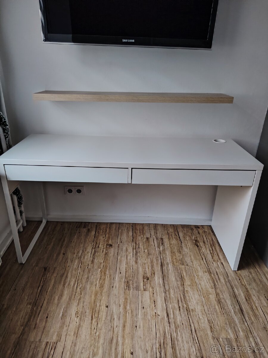 psací stůl